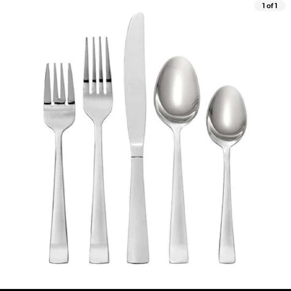 Oneida Avery 90 Piece Flatware Set 18/0 Stainless Steel Service for 12+ Silver